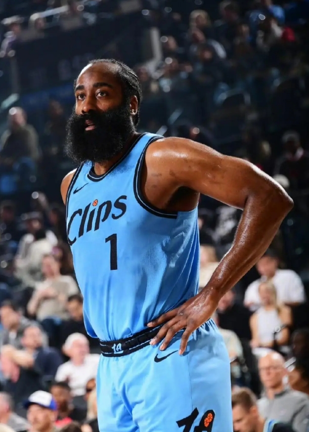 帕金斯在ESPN节目中谈快船
“我知道他们从犹他爵士队得到了约翰-科林斯，但看看