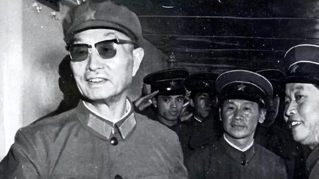 87年江苏一搬砖工赴京，张爱萍：知道我是国防部长，为何不来找我