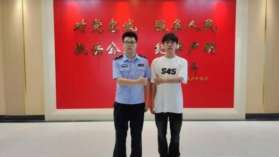 “讹人讹出新高度！”2024年，江西一大爷头部流血倒地却无人敢扶，一年轻小伙路过