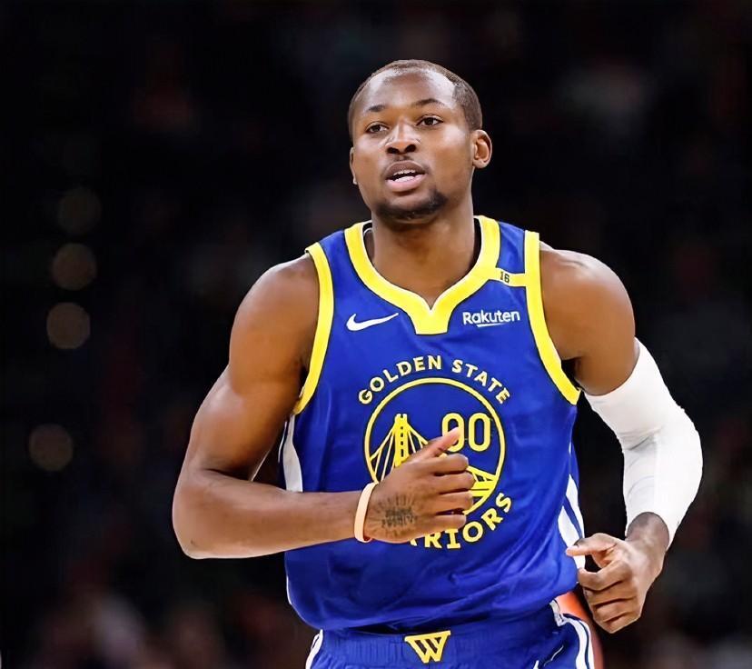 一觉醒来！NBA传来了3个重磅消息：
第一，湖人正在密切关注公牛武切维奇的新动向