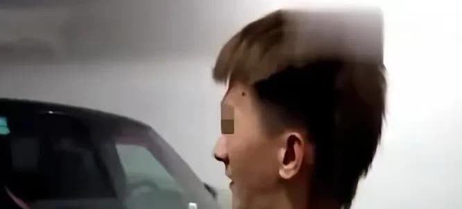 浙江一名年轻小伙用20多辆豪车，围堵一女子奥迪车四天四夜，而当女子无奈之下求助媒