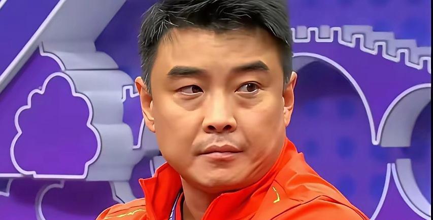 王皓这下算是摊上大事了！
横滨赛王楚钦输张本智和丢冠，国乒男队遮羞布彻底被撕了！