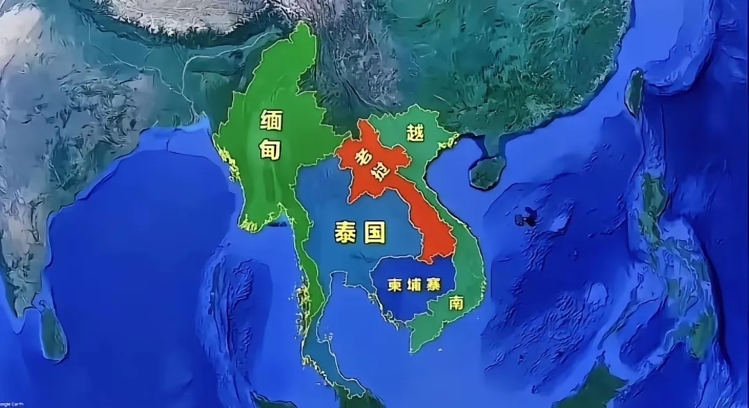 很可能柬埔寨又被西方势力牵着鼻子走，先后对泰国和老挝发动攻击，目的不过是搅乱东南