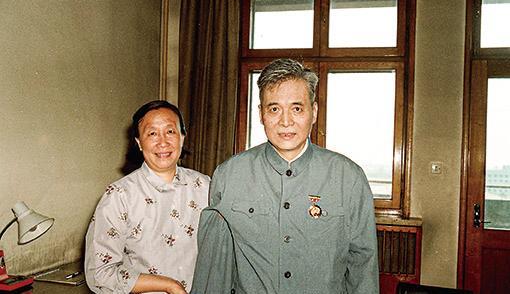 [浮云]1986年，弥留之际的邓稼先向中央提出一份建议书，指出世界上的核弹理论水