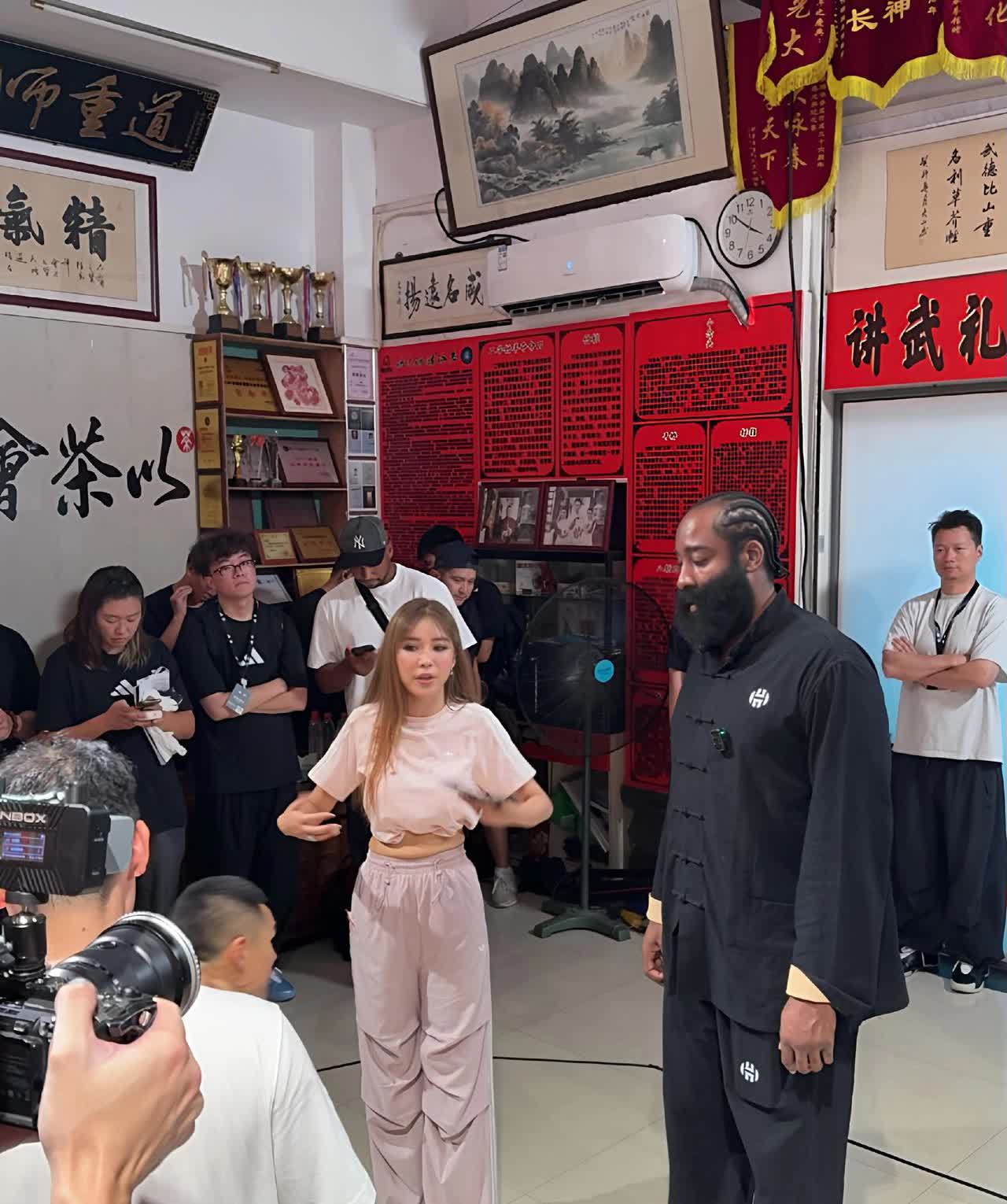 登哥努力学咏春，动作有模有样！