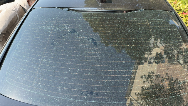 别克君威24款后玻璃自爆
如题，已经送到4儿子店了，周一再跟踪