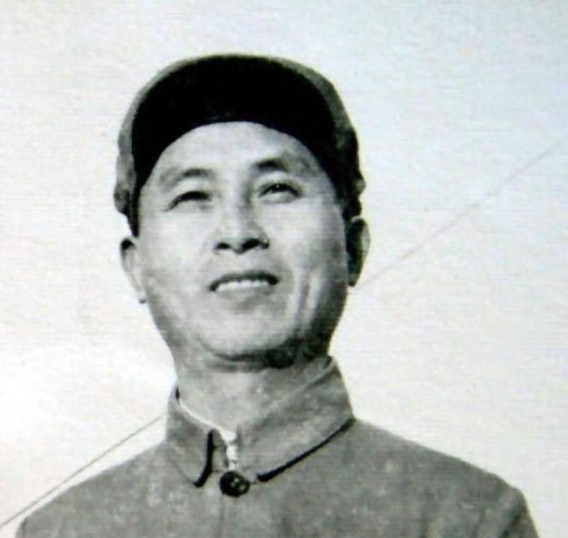 1941年，谢育才夫妇被捕，在狱中生下一个儿子。为逃出去，夫妻二人将儿子遗弃，越