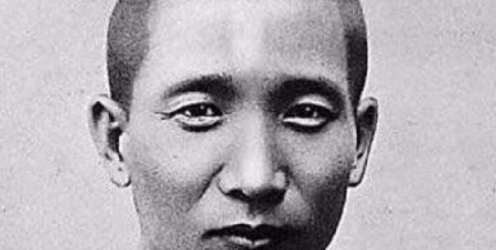 张治中是国民党的高级军官，却曾经想要加入中国共产党。他一贯主张与共产党合作，是杰