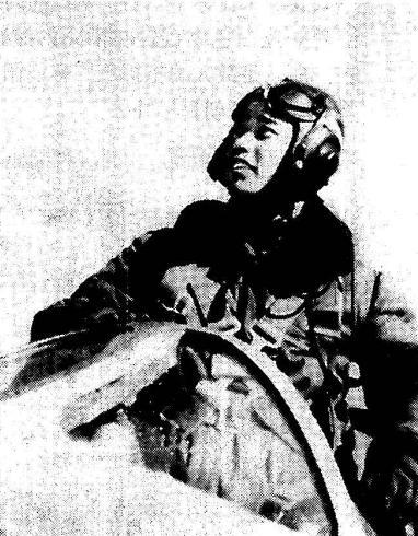 1951年，志愿军飞行员刘玉堤在返航途中，无意间向云层下面瞟了一眼，竟然看到了一