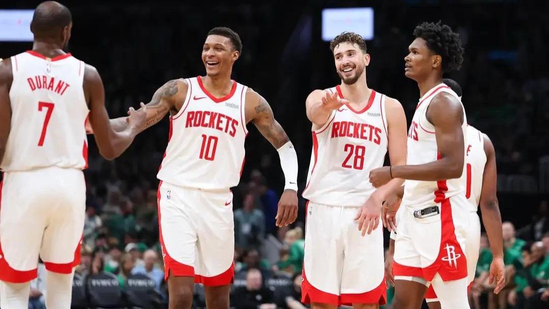 杜兰特半场21+4+5，火箭单节44: 27打崩太阳，3人立大功，旧将18+3