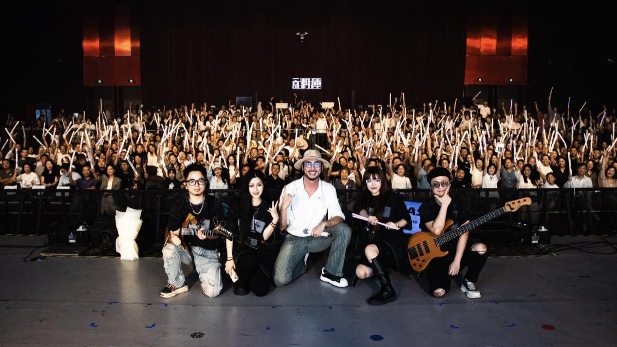 潇公子“快潇产品”沈阳站开show，用音乐设立当代精神标签