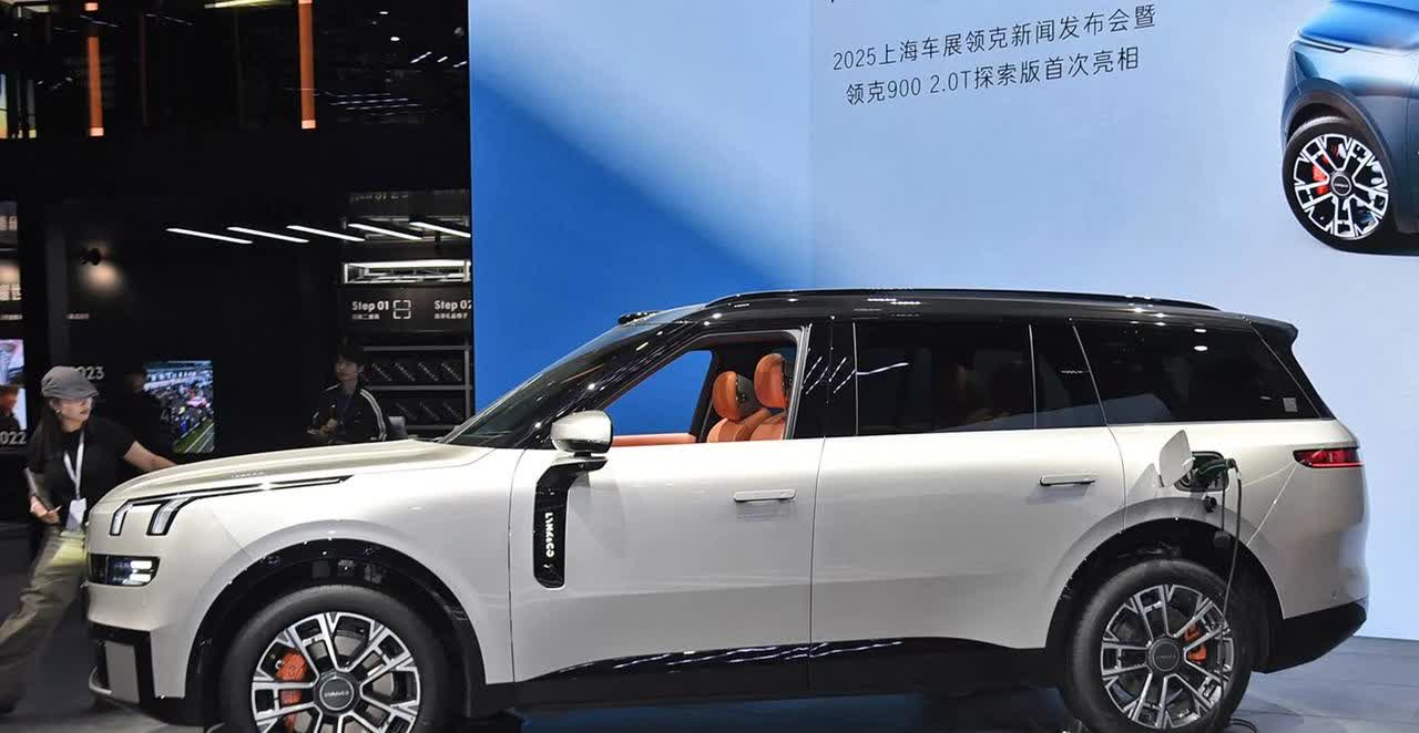 买车不纠结，记住这口诀：
1、要面子： 买宝马 
2、要豪华： 买奔驰
3
