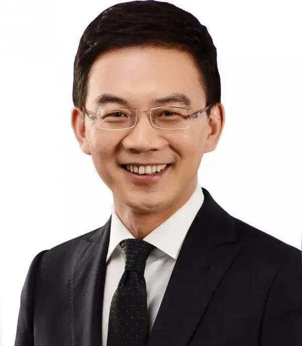 郎永淳说:“我特别理解现在的年轻人，压力非常大，我自己的孩子去年硕士毕业，现在还
