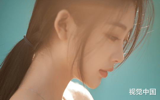 我去老公开的金店视察，可店员却把标价三万的镯子十万卖给我：镯子三万、介绍费四万、吃饭损失费三万