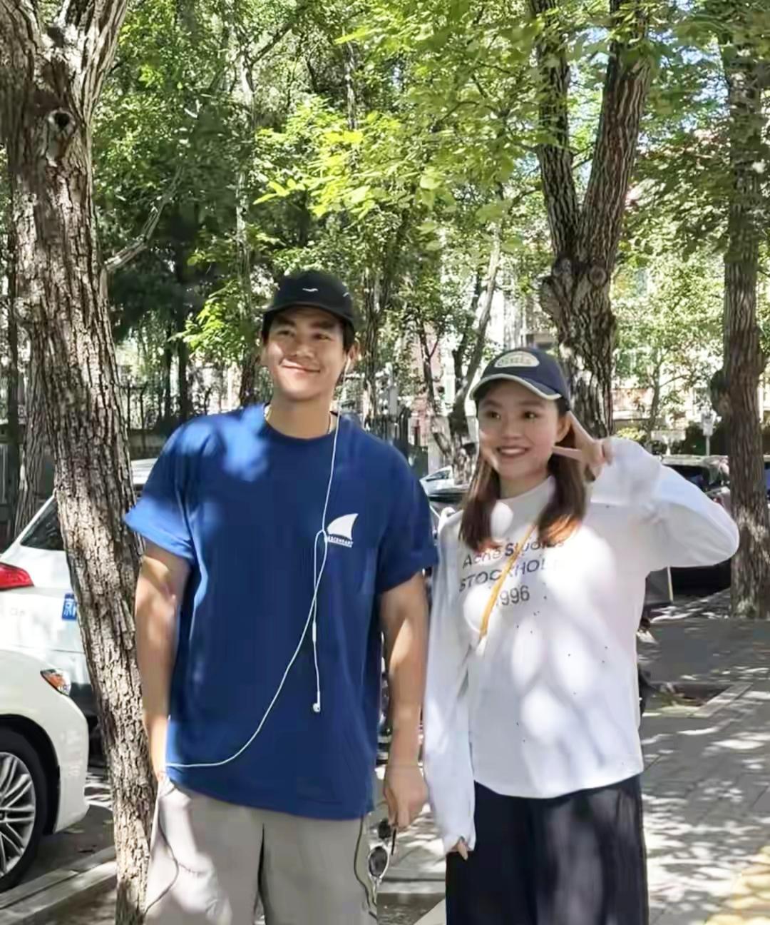 43岁彭于晏被偶遇！北京街头遛弯像大学生，这状态绝了[比心][心]
 9月6日傍