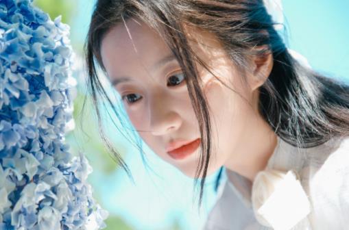 包上恩的夏日穿搭，清新可爱，喜欢吗？