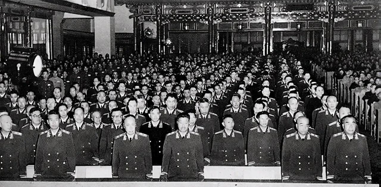 55年授上将的基本标准：
红军时期不低于师级。
抗战时期不低于旅级。
解放时期不