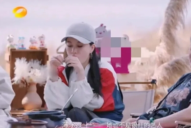 越来越能感受到李嘉格在母女关系中痛苦的根源，那就是妈妈对她的爱是有前提的，不是因