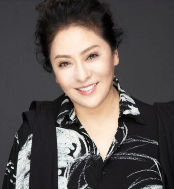 向太家菲佣玛丽亚待 38 年：捡钱上交、管保险柜，向太：她比闺蜜还懂我