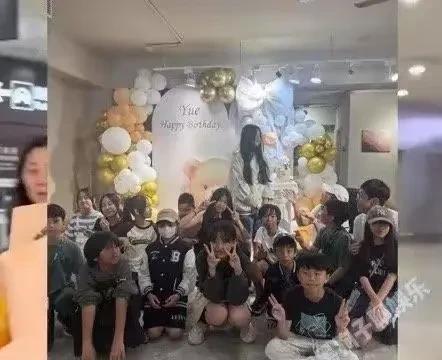 玥儿过生日汪小菲发朋友圈，马筱梅为玥儿办生日派对，看来玥儿已经从落难公主变成了名