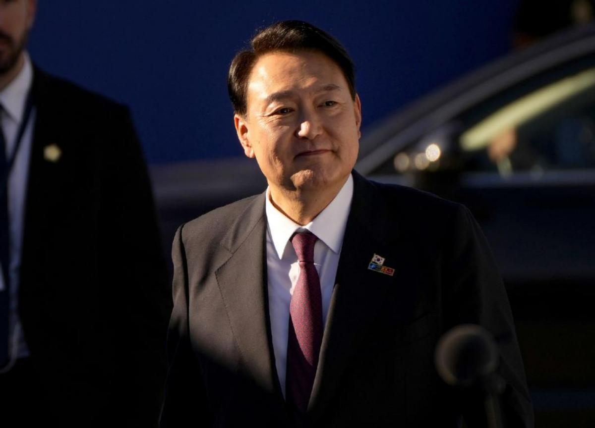 虽然韩国前总统尹锡悦如今已经被宪法法院裁决弹劾成立，但是距离彻底退场，尚且还有一