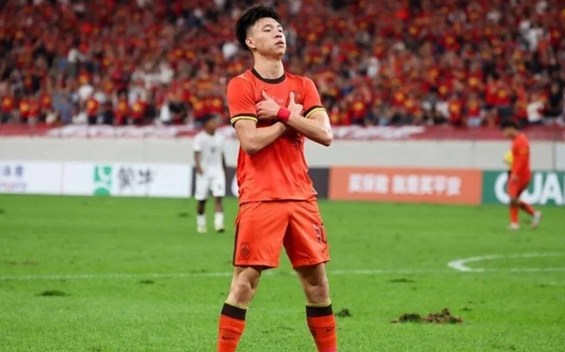 每次各级国家队踢得不好，各路牛鬼蛇神就会跑出来，除了骂教练、骂足协，最多的就是煞