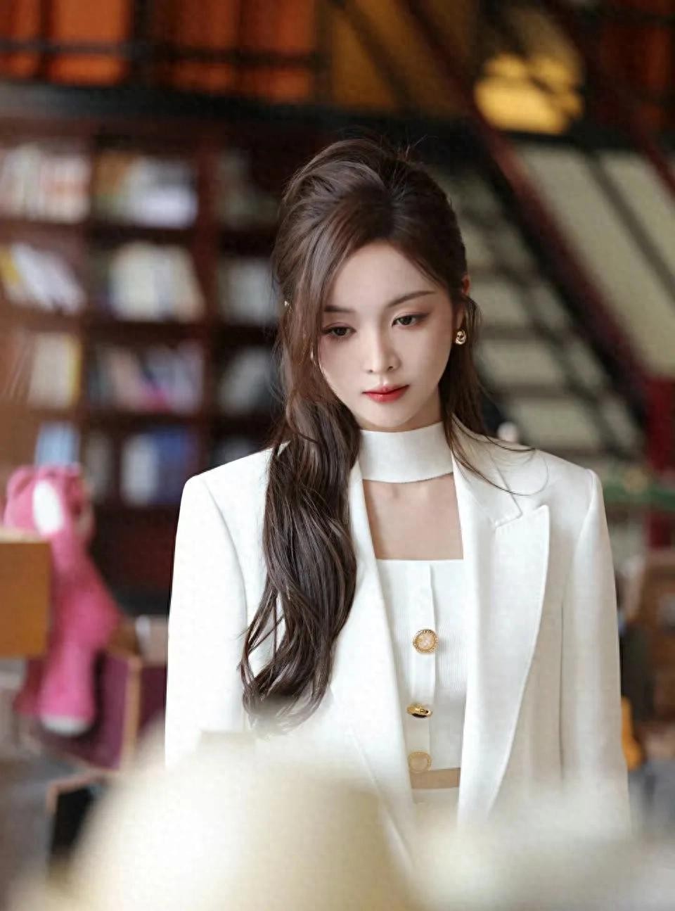 吴宣仪，理想女友感