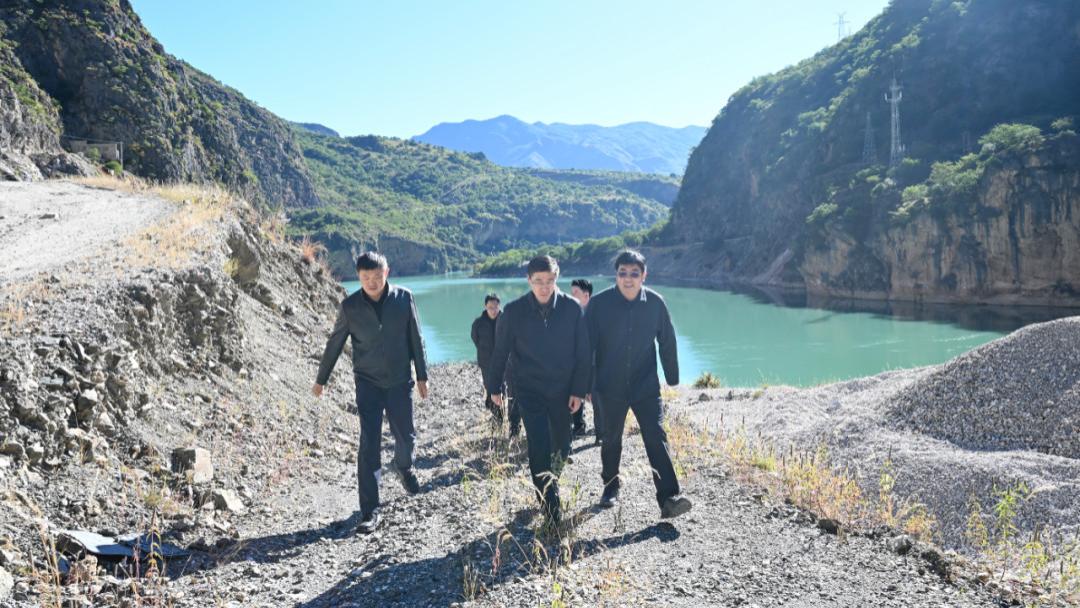 州委书记罗朝峰开展巡河巡林