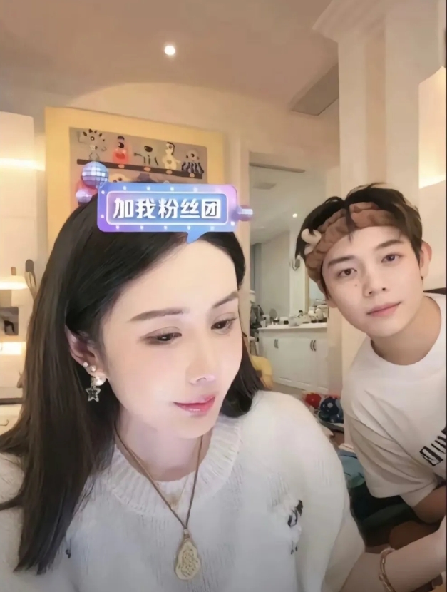 韦雪是清醒的，这么帅的男朋友，也才23岁，两人本来就基本不可能有未来，韦雪不可能