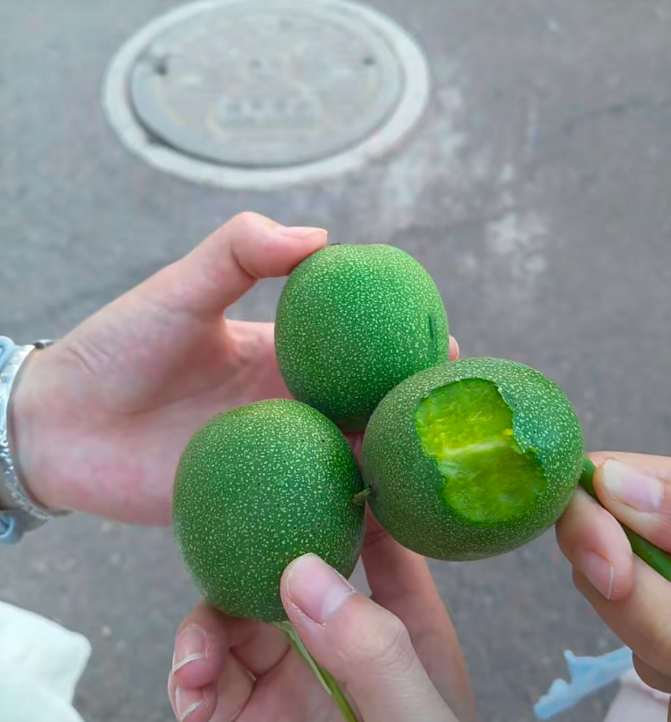 这道美食出自哪个城市？叫什么呀，隔着屏幕都香
