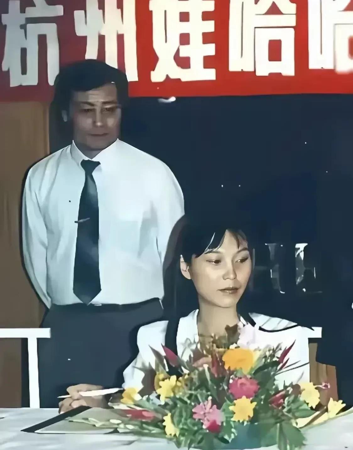 在此之前，我们对宗庆后的印象颇为不错。
他创建了娃哈哈，成为中国的“拖鞋首富”，