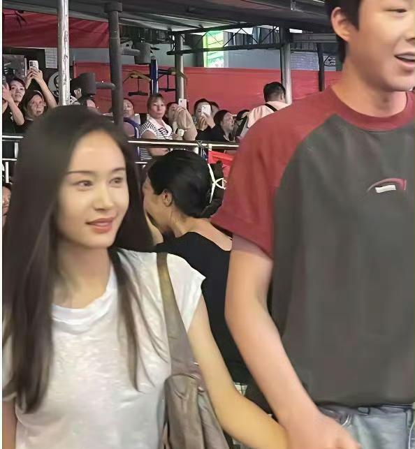 王子文太好看了，上镜真的没有本人好看