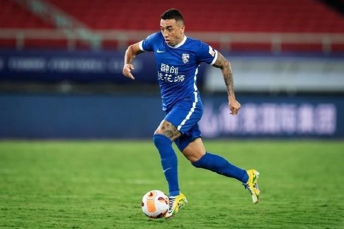 
土耳其球队巴萨克塞尔官方宣布，队内前锋戴维森-佩雷拉将离队，加盟中超青岛西海岸