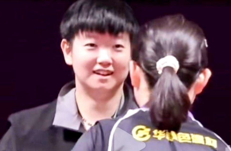 莎莎还真是个好教练……
乒超联赛深大俱乐部，基本场外指导就是莎莎，一指导一个灵，