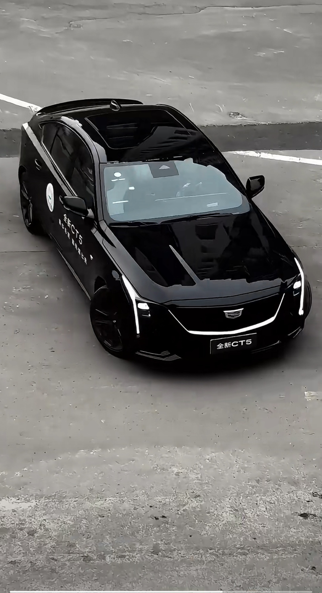 纠结拿不定主意
2025款奔驰c260l运动版和凯迪拉克CT5尊贵型不知道买哪一