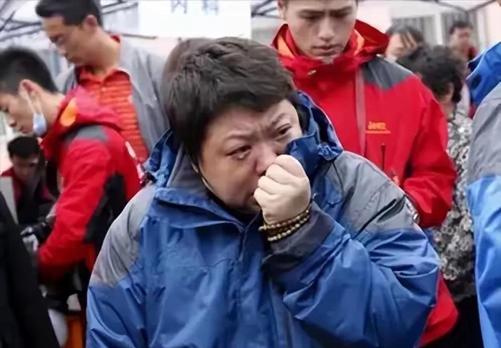 中国最具影响力的公益人物韩红，近来遭到不良网友的恶搞，说今年56岁的韩红已经病世