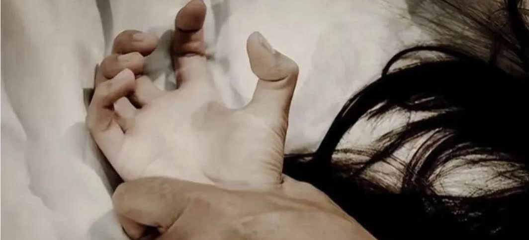 内蒙古这事炸锅了！

近日，内蒙古一起“婚内强奸案”引发热议。

一男子