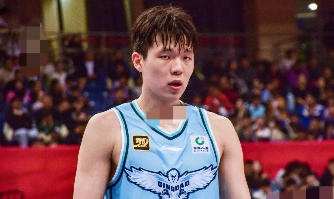 同样打了41场，这就是差距；
林庭谦打了41场——砍下736分；
杨瀚森打了41