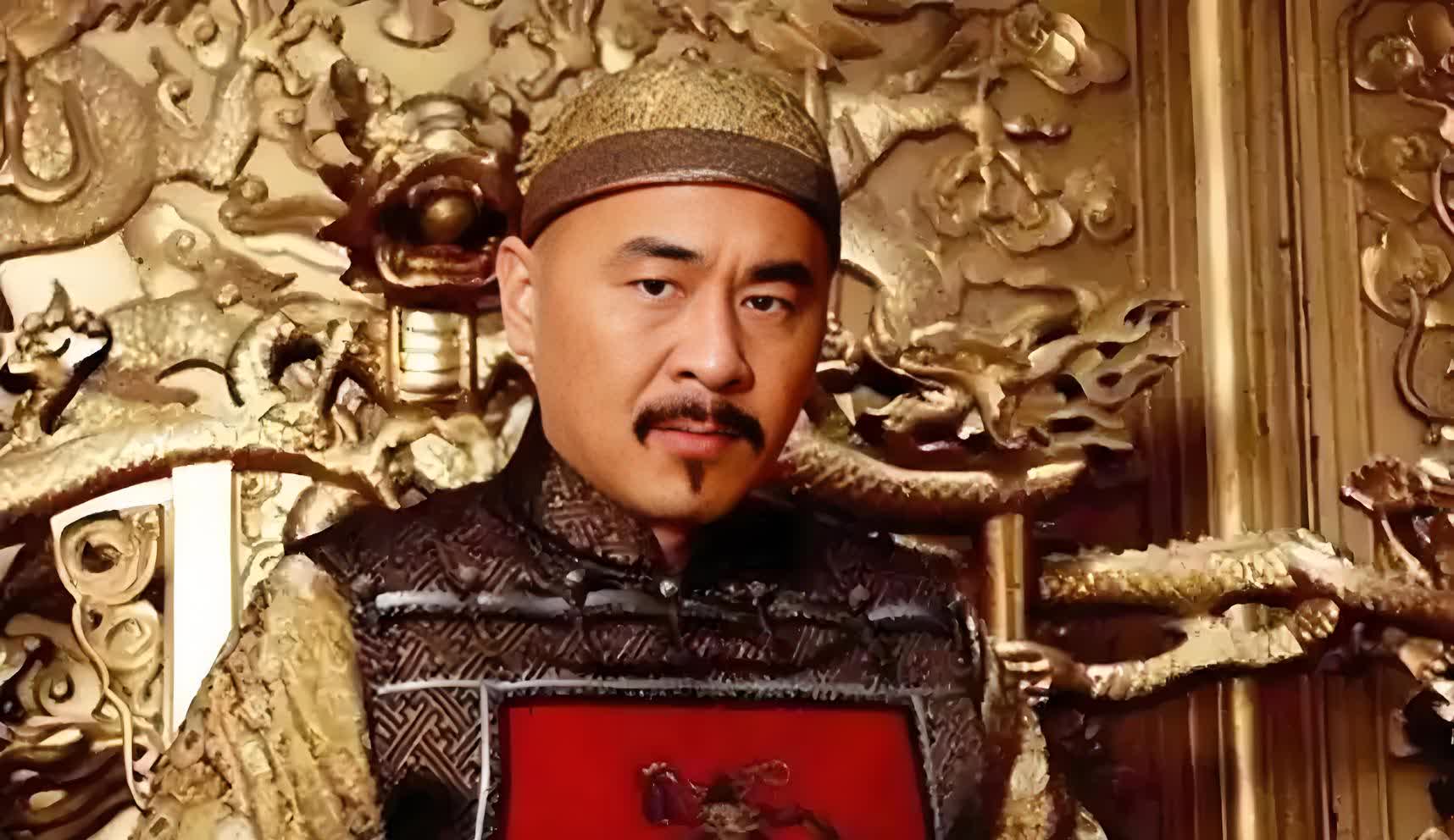 雍正算是一个很勤恳的皇帝，但他在历史上也因为三个原因被抨击。
 
首先，他在