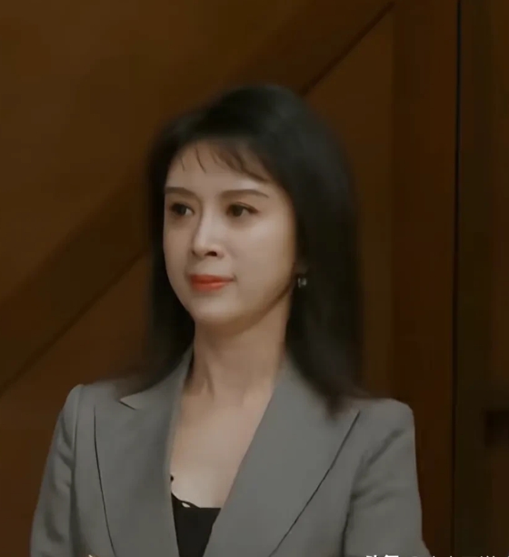 看《演员请就位3》，金巧巧介绍自己的时候说“我今年49.8岁”。第一次见到说年龄