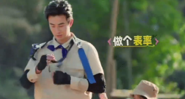 李川这波属实轻敌栽跟头！和不及自己腿高的六岁小孩哥单挑，被对方精准策略打断节奏，