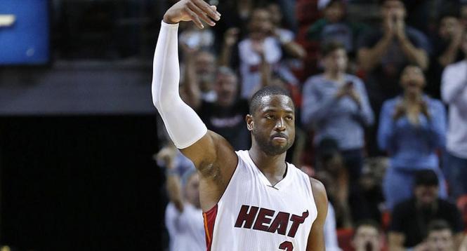 为何不能请美国黑人吃西瓜？2013年，NBA球星韦德来中国捞金，众人在KTV唱歌