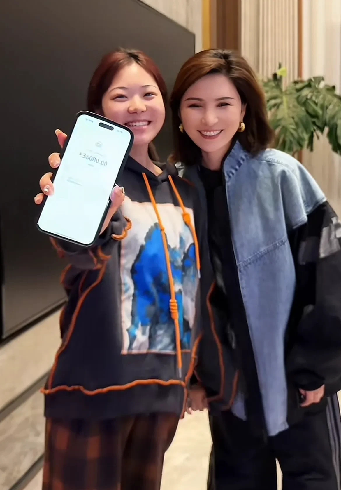 子妍赚钱能力超过很多成年人











天哪，我酸了！路哥路嫂的女儿子