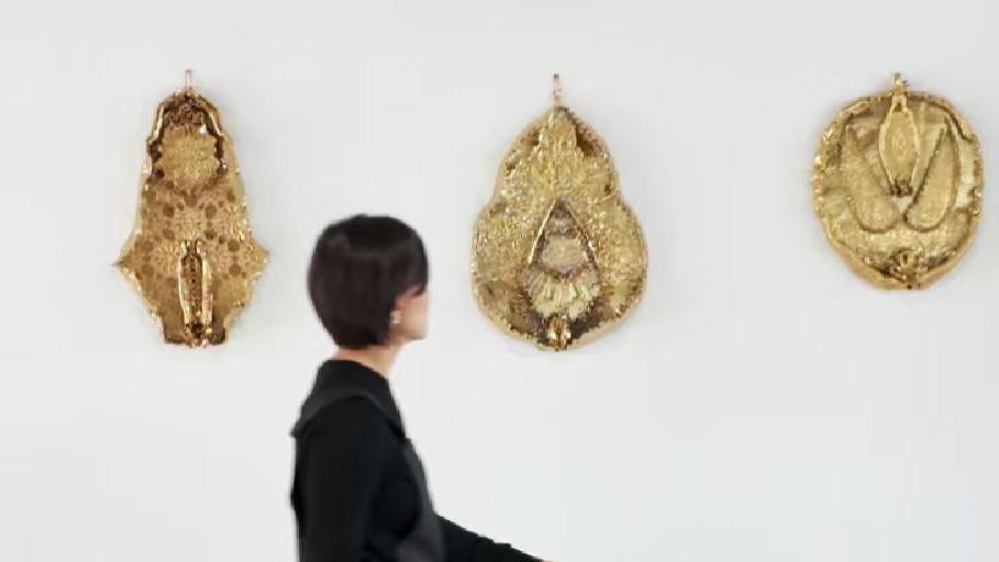 用身体做媒介的女艺术家：冒犯一下，怎么了？