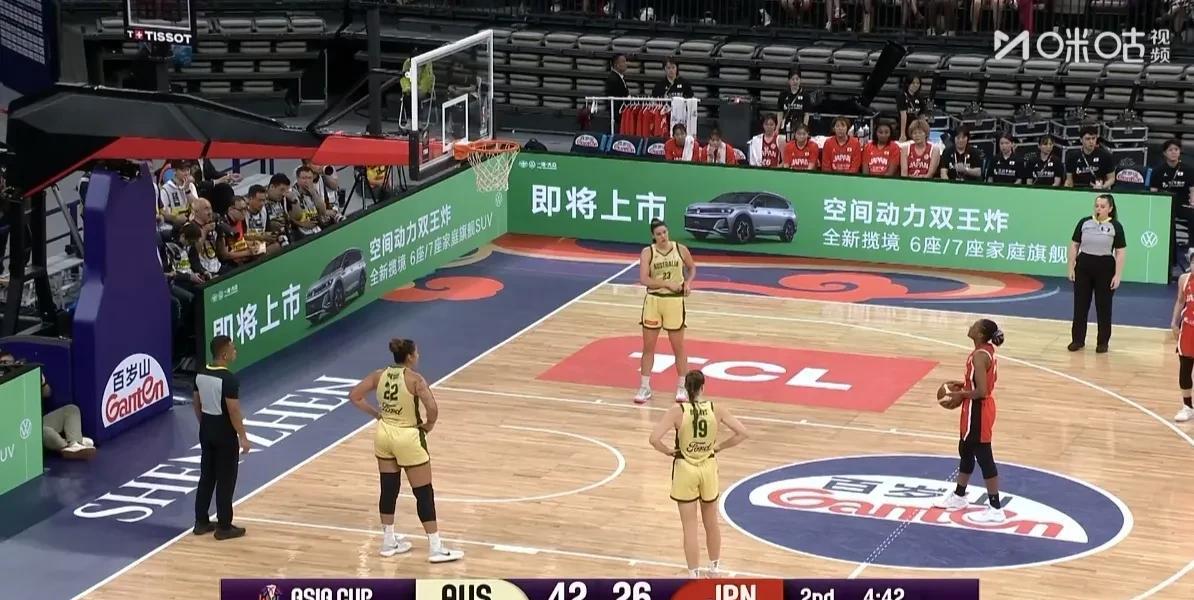 54：43！澳大利亚女篮半场领先日本女篮！
     今晚，女篮亚洲杯决赛在深圳