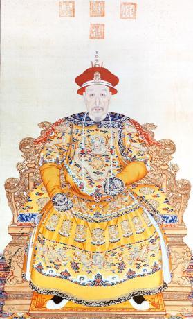 大臣孙嘉淦告老还乡，乾隆收到密报，说他偷运十几箱黄金回家。乾隆暴怒之下派人去调查