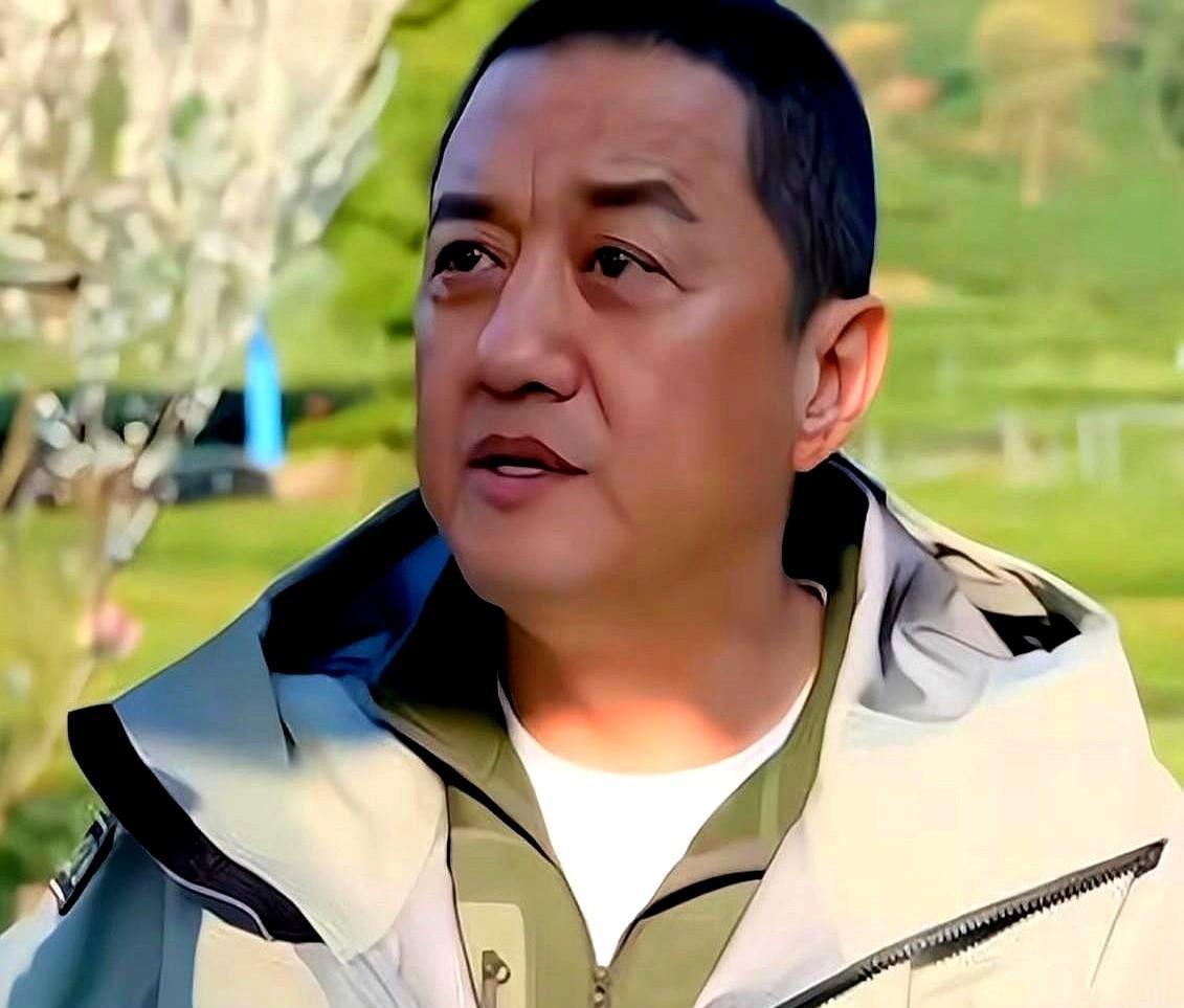 看到李亚鹏基金会账单，直接让所有人破房。
突然想起巷子口修车的老刘，总把打气筒摆