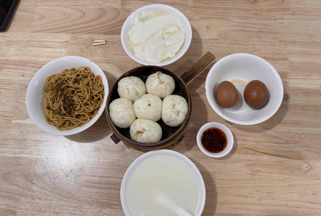 今天姐姐、姐夫回台，早餐在外头吃。