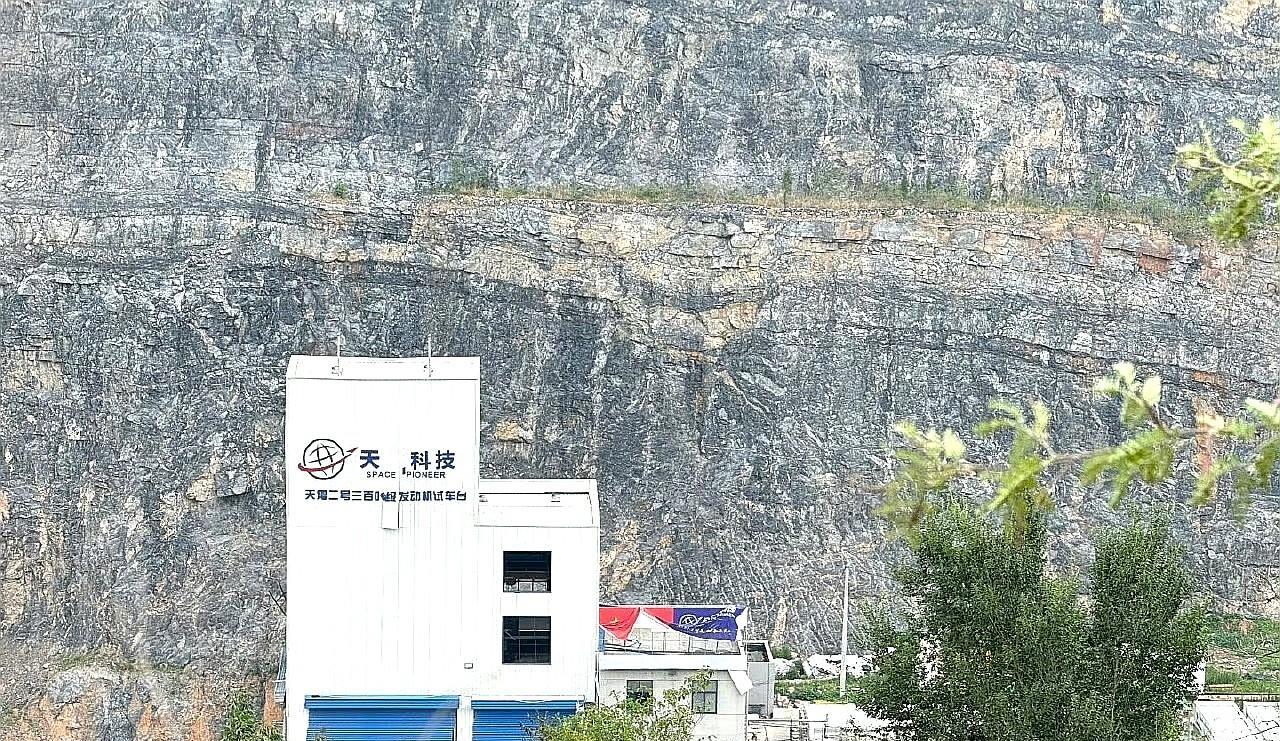 原来真的属于违建啊……
胆挺大！未申请，也未通过，就直接建了，还直接试了……
结
