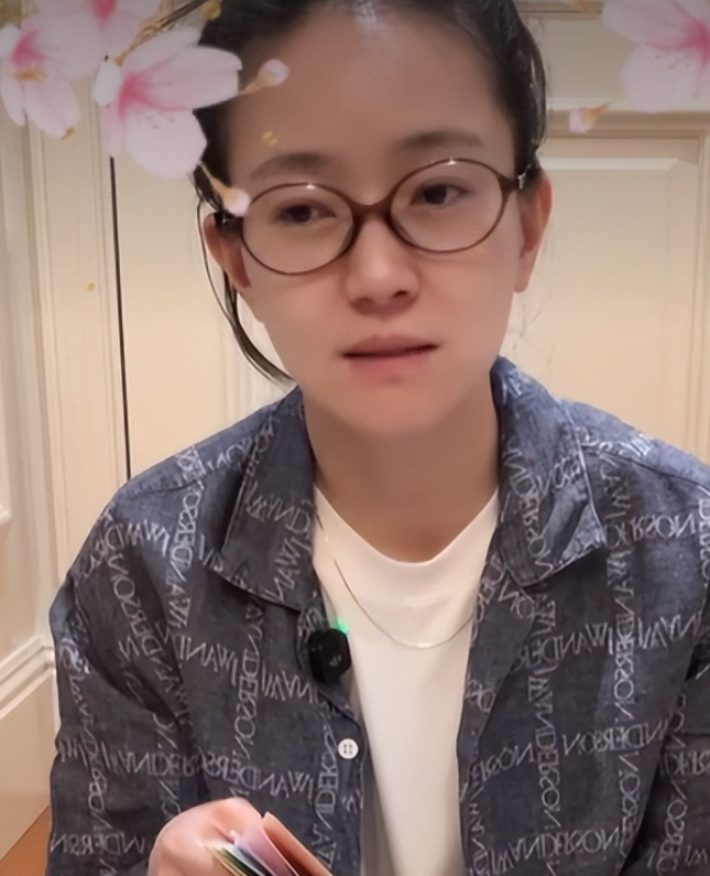 焦俊艳38岁单身未婚:不为赚钱乱接戏，养老院是归宿?
